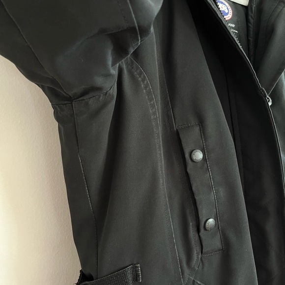 Canada Goose Kensington Slim Fit Parka in Black - Picture 14 of 16